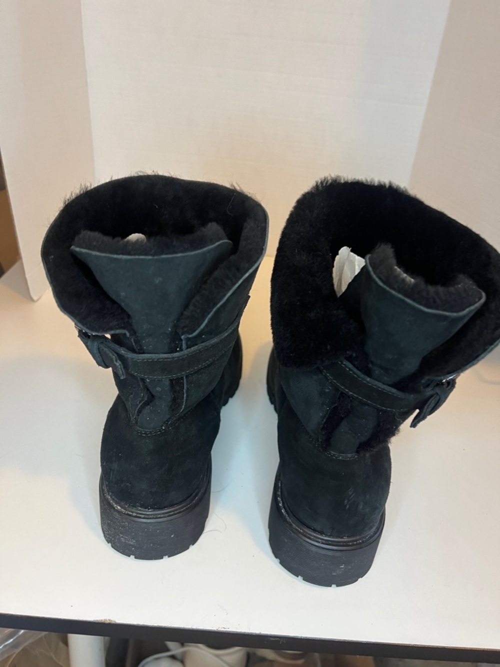 La CANADIENNE Black Hadley Suede Fur-Trim Lace-Up Ankle Boots - Picture 4 of 7